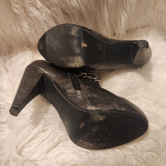 BKE Sole Silver Quincy Chain Ankle Boots 8 - Picture 6 of 9